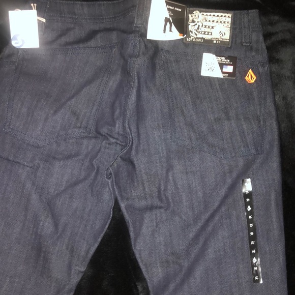 Brand new Volcom stoned-age- limited product - Picture 2 of 3